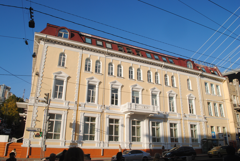 Светланская улица 57)